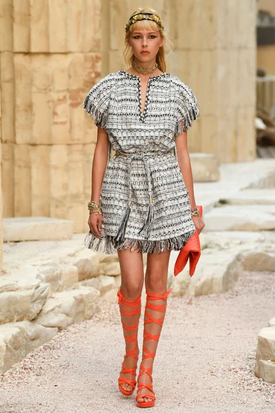 Look 37